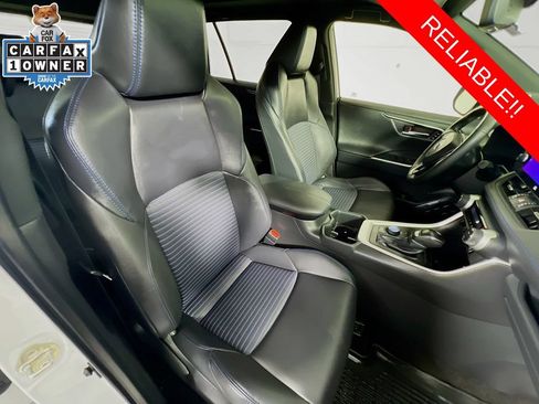 Used 2025 Toyota RAV4 XSE w/ Advanced Technology Package AWD/4WD image 29