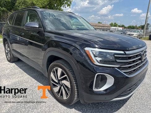 Used 2024 Volkswagen Atlas SE w/ Panoramic Sunroof Package AWD/4WD image 7