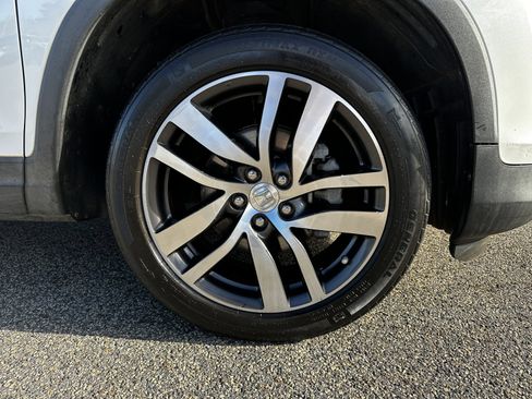 Used 2016 Honda Pilot Touring image 12
