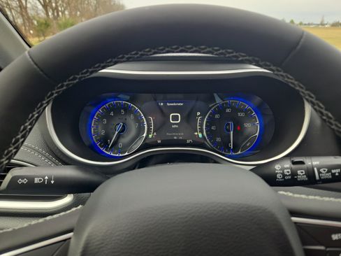 New 2026 Chrysler Pacifica Select AWD/4WD image 15