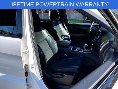 Used 2019 Jeep Grand Cherokee Altitude RWD image 10