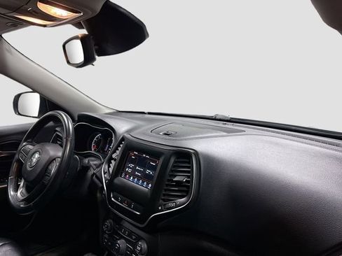 Used 2021 Jeep Cherokee Latitude Plus w/ Sun & Sound Group image 30