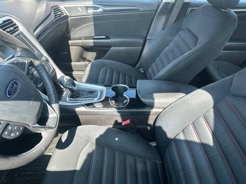 Used 2016 Ford Fusion SE FWD image 5
