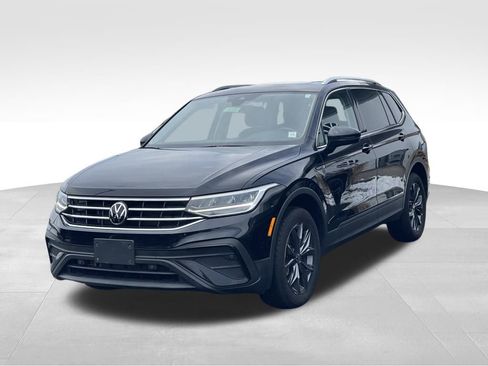 Certified 2023 Volkswagen Atlas SE image 2