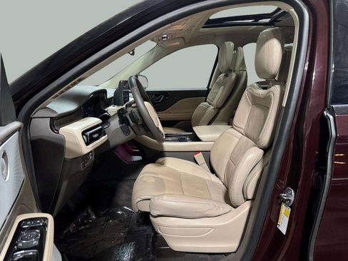 Certified 2023 Lincoln Aviator Reserve w/ Equipment Group 201A image 5