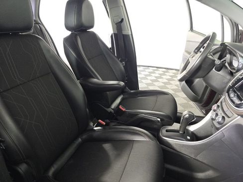 Used 2020 Chevrolet Trax LT w/ Driver Confidence Package FWD image 33