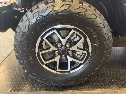 Used 2026 Jeep Wrangler Rubicon image 2