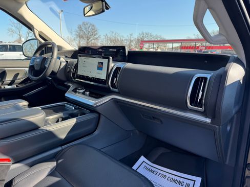 Used 2025 Ford Expedition Max Platinum image 19