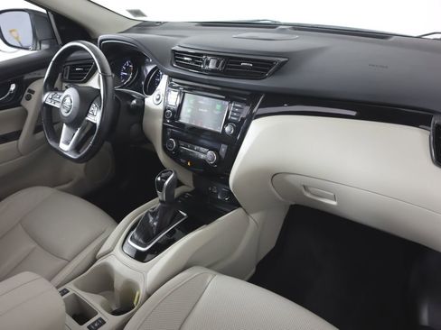 Used 2022 Nissan Rogue Sport SL w/ Premium Package image 23