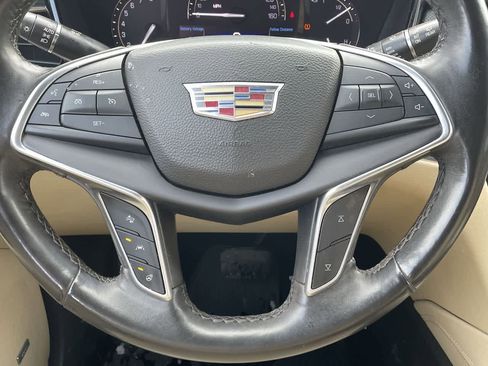 Used 2017 Cadillac XT5 Luxury w/ Driver Awareness Package image 10
