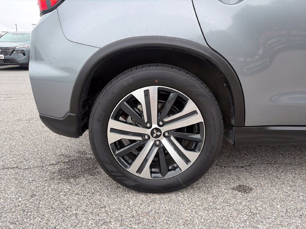 Used 2025 Mitsubishi Outlander Sport SE AWD/4WD image 38