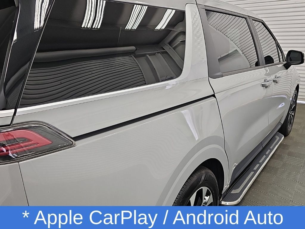Used 2022 Kia Carnival EX FWD image 10