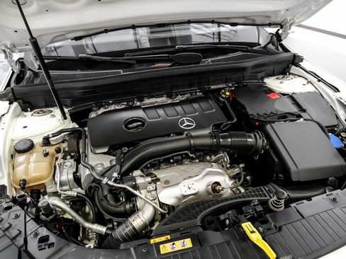 Used 2021 Mercedes-Benz GLB 250 w/ Premium Package image 55