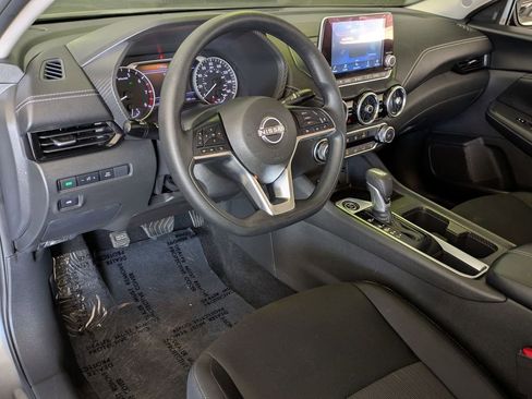 Used 2025 Nissan Sentra SV FWD image 14