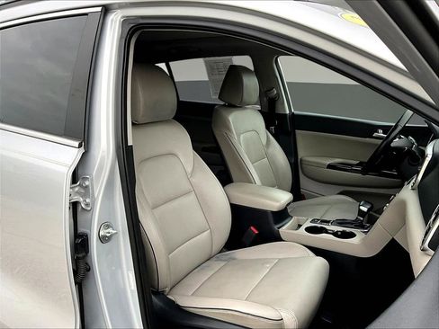 Used 2022 Kia Sportage EX w/ EX Technology Package FWD image 29