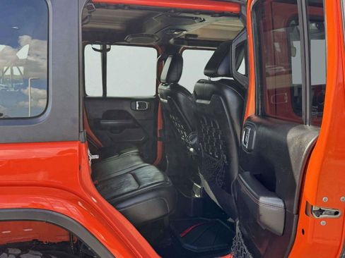 Used 2018 Jeep Wrangler Unlimited Rubicon AWD/4WD image 46