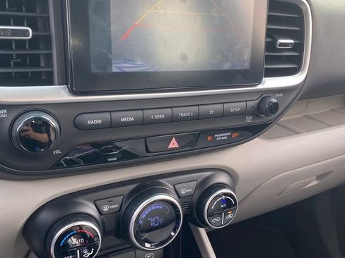 Certified 2023 Hyundai Venue SEL FWD image 7