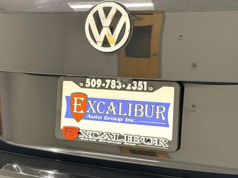 Used 2018 Volkswagen Tiguan SE AWD/4WD image 12