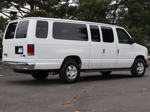 Used 2010 Ford E-350 and Econoline 350 XLT RWD image 5