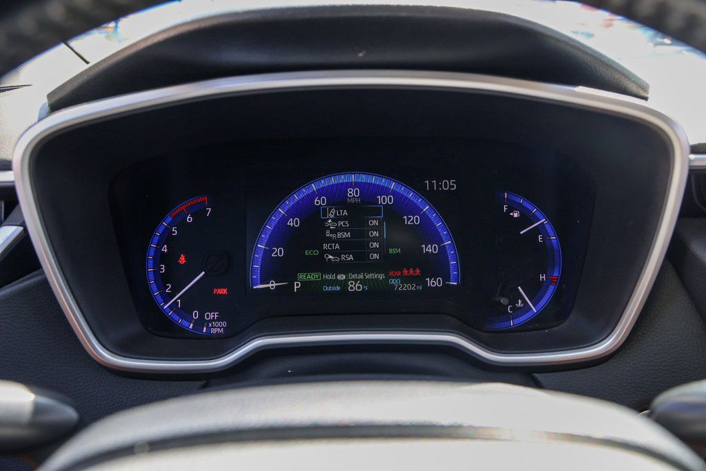 Used 2022 Toyota Corolla LE w/ Premium Interior Package FWD image 29