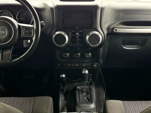 Used 2011 Jeep Wrangler Unlimited Sahara image 22