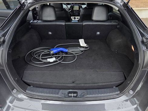 Used 2018 Toyota Prius Prime Advanced w/ Carpet Mat Package image 11