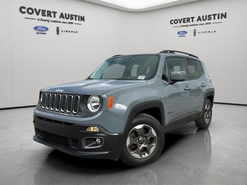 Used 2017 Jeep Renegade Latitude image 1