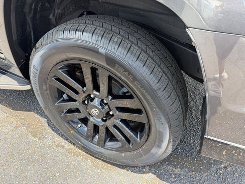 Used 2019 Toyota 4Runner Limited RWD image 9