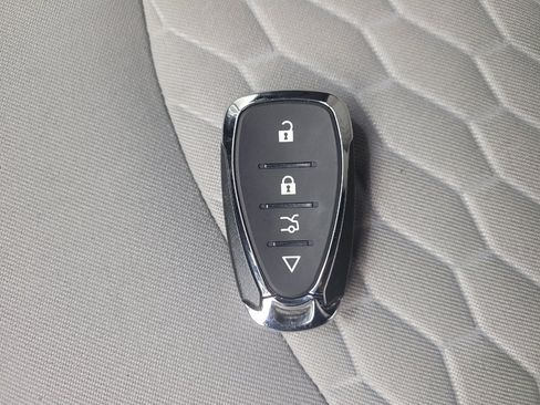 Used 2021 Chevrolet Equinox LS w/ LS Convenience Package FWD image 32