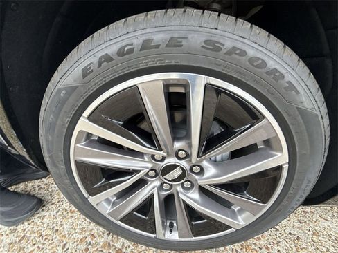 Certified 2026 Cadillac Vistiq Sport image 32