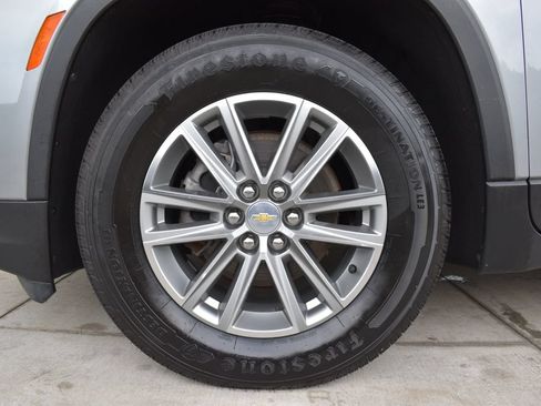 Used 2023 Chevrolet Traverse LT FWD image 13