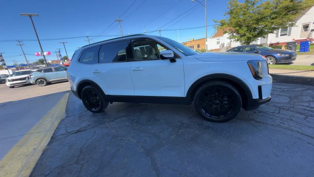 Certified 2021 Kia Telluride SX w/ Nightfall Edition Package AWD/4WD image 11