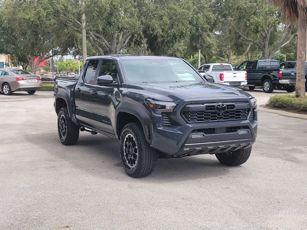 Used 2026 Toyota Tacoma TRD Off-Road w/ TRD Off Road Premium Package AWD/4WD image 2