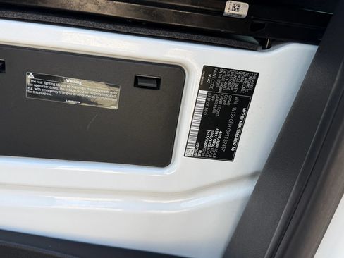 Used 2023 Mercedes-Benz Sprinter 2500 w/ Acoustic Package image 26