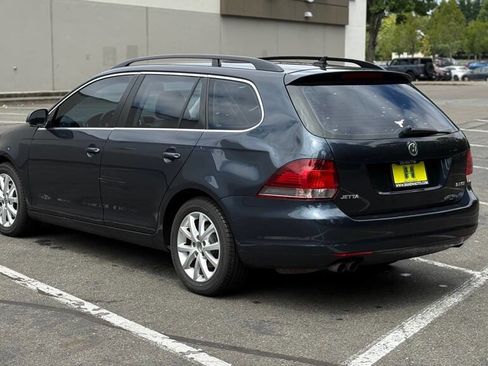Used 2010 Volkswagen Jetta SE image 3