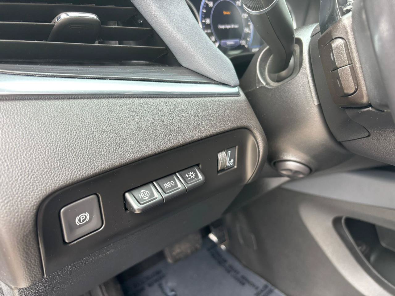 Used 2024 Buick Enclave Premium AWD/4WD image 37