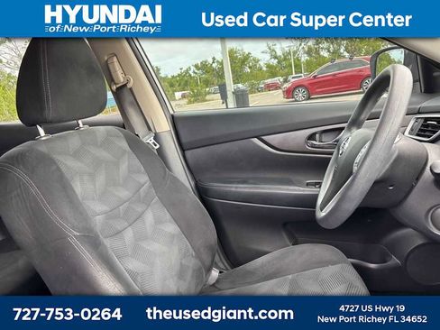 Used 2015 Nissan Rogue SV w/ SV Premium Package image 8