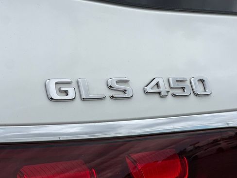 Used 2025 Mercedes-Benz GLS 450 4MATIC image 12