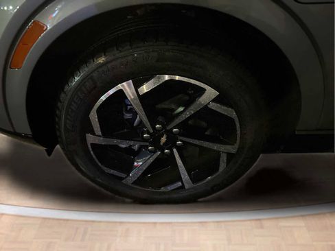 Used 2025 Chevrolet Equinox EV LT w/ Convenience Package image 31