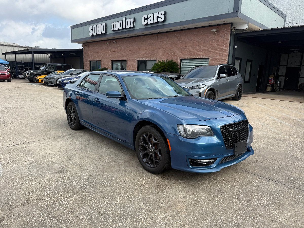Used 2021 Chrysler 300 Touring L AWD/4WD image 3