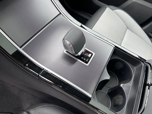 New 2026 Land Rover Range Rover Velar Dynamic SE image 13