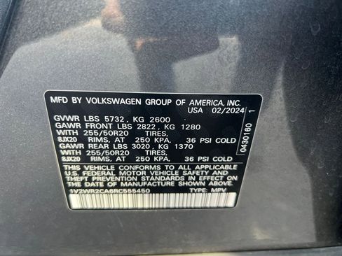 Used 2024 Volkswagen Atlas SE image 32