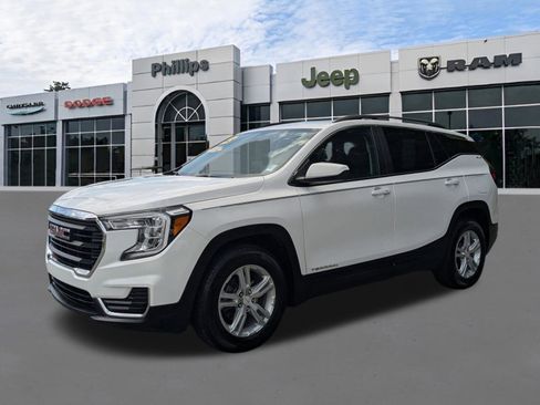 Used 2023 GMC Terrain SLE w/ Driver Convenience Package image 7