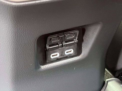 Used 2023 Toyota RAV4 SE image 11