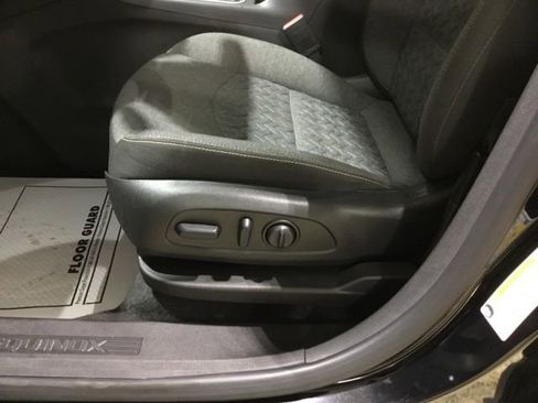 Used 2024 Chevrolet Equinox LT FWD image 26