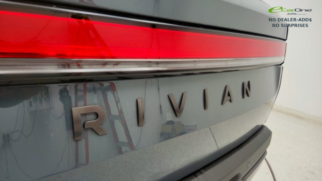Used 2026 Rivian R1T Premium Tri AWD/4WD image 32