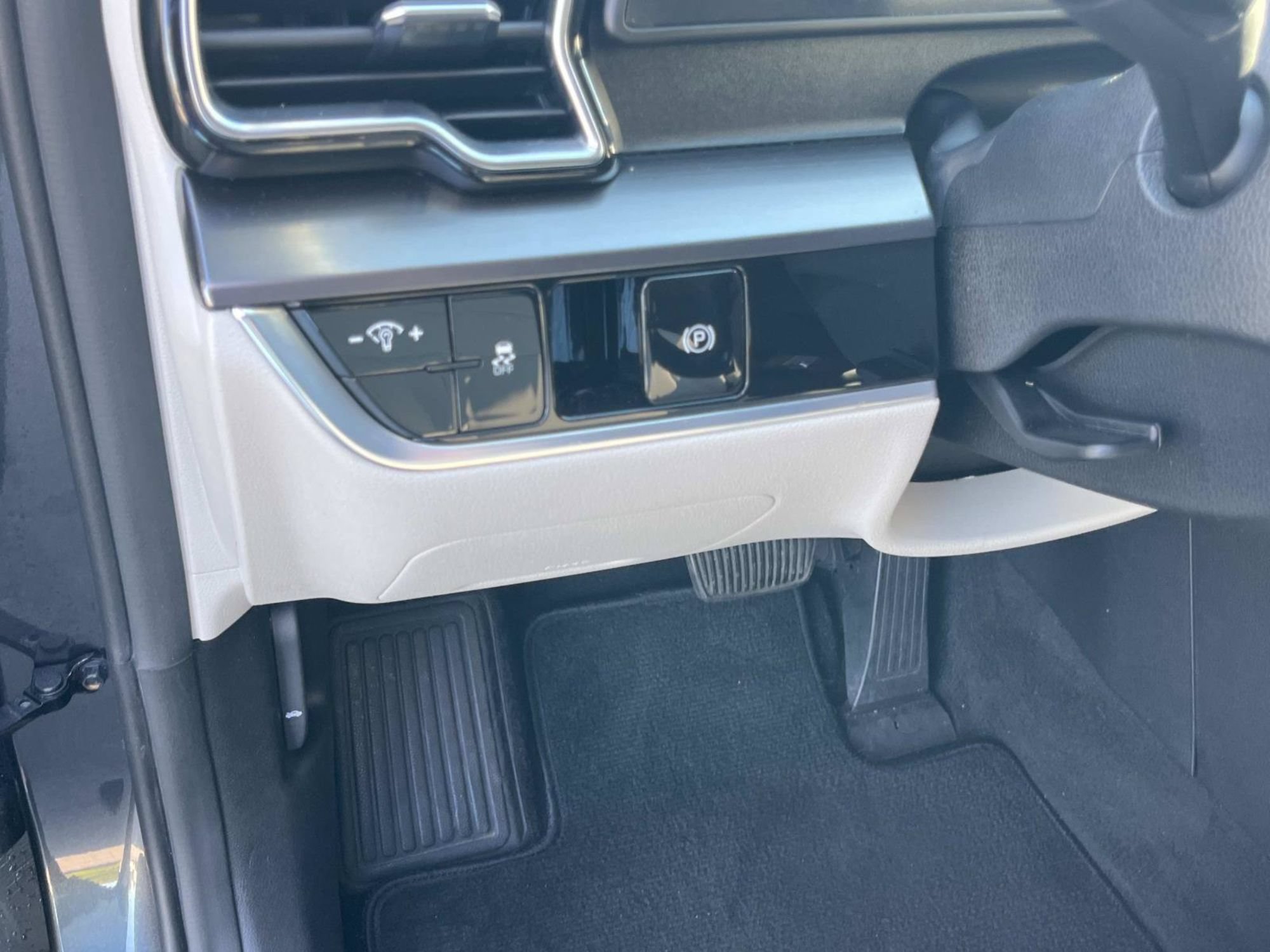 Used 2023 Kia Sportage EX FWD image 29