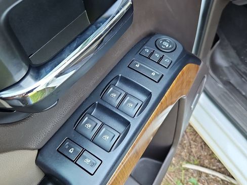 Used 2018 GMC Sierra 1500 SLT w/ SLT Premium Package AWD/4WD image 28
