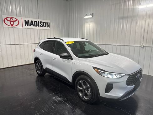 Used 2025 Ford Escape ST-Line AWD/4WD image 4