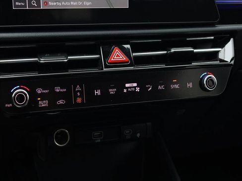 Used 2024 Kia Niro EX Touring image 17